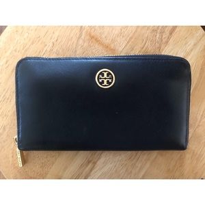 Tory Burch Robinson Leather Continental Zip Wallet